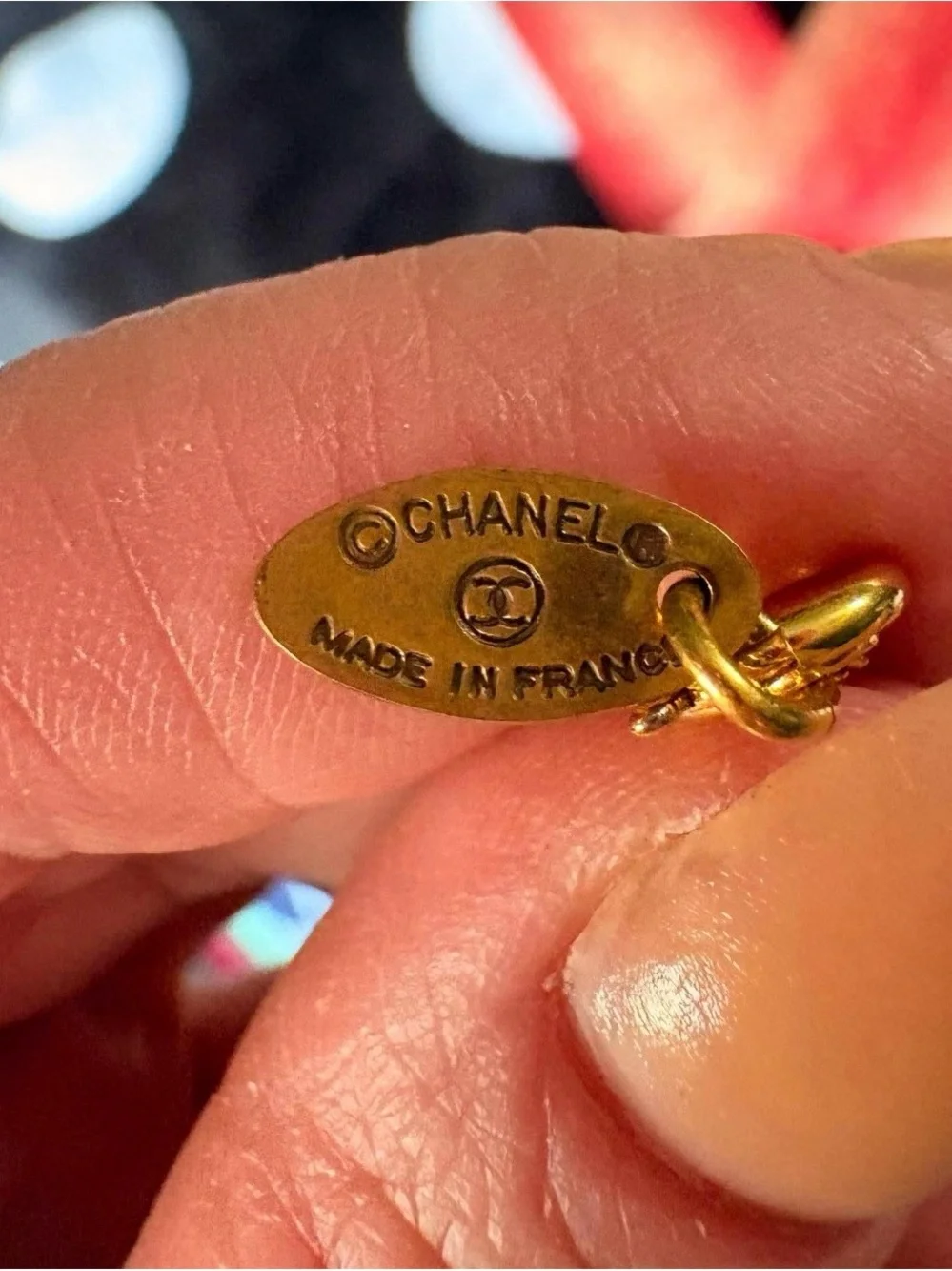 ⭐️Chanel Gold-Tone Pendant Necklace with Cream Pearl Accent